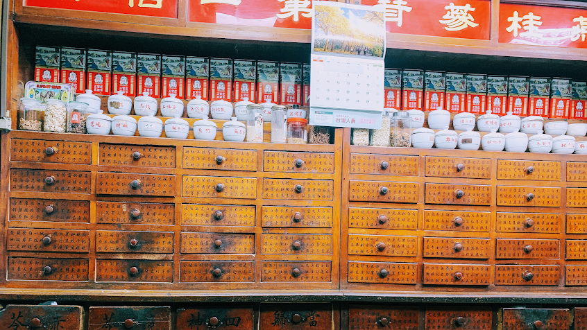 杏春德記藥行-百年老店