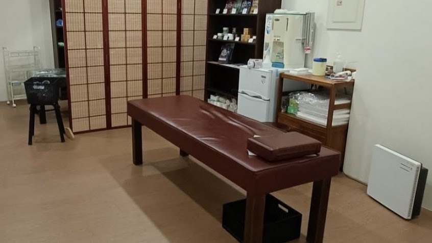 修緣傳統整復推拿（邊間三角窗）