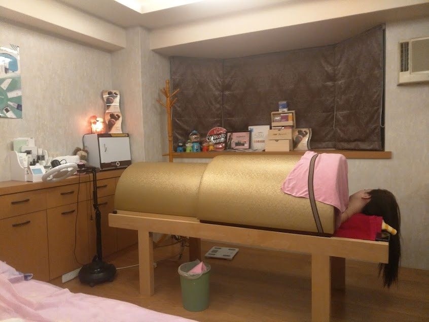 靜工作室《岩盤浴/精油按摩/熱蠟除毛》